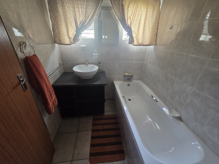 To Let 3 Bedroom Property for Rent in Dagbreek Free State